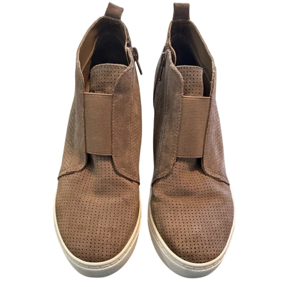 Steve Madden Tan Wedge Perforated Leather Upper Sneakers Sz‎ 8 Casual Faux Suede